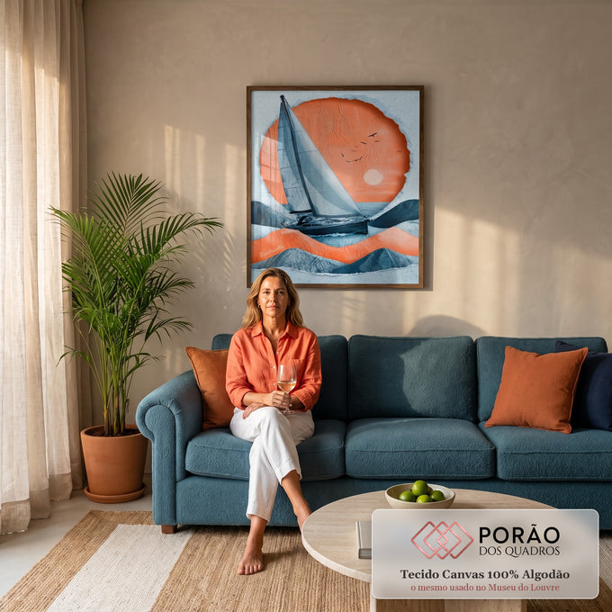 Veleiro navegando entre ondas azuis e laranja diante de grande sol em colagem de papel, quadro decorativo