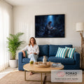 Jesus ajoelhado orando sobre a rocha entre oliveiras sob luz azul celestial, quadro decorativo