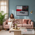 Porsche 911 clássico cinza com rodas douradas em pátio de pedras e prédio de tijolos, quadro decorativo