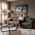 Quadro Decorativo Grande Balão Lost para Sala Preto | quadros decorativos para sala de estar | balão de ar quente escrito LOST pousado em dunas de deserto, foto em preto e branco | em ambiente 3 | Porao dos Quadros