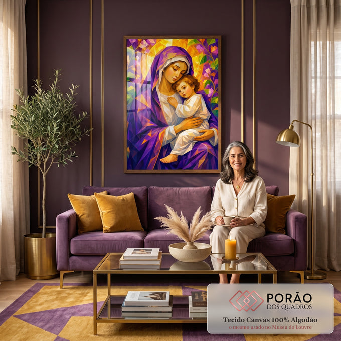 Nossa Senhora abraçando o Menino Jesus em estilo geométrico roxo com auréola dourada, quadro decorativo