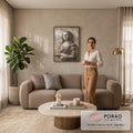 Quadro Decorativo Grande Mona Lisa para Sala Bege | quadros decorativos para sala de estar | Mona Lisa esculpida em relevo de pedra com textura rachada em tons bege | em ambiente 3 | Porao dos Quadros
