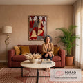 Quadro Decorativo Trio de Mulheres com Turbantes e Capas | quadros decorativos para sala de estar | três mulheres com turbantes coloridos, maquiagem vermelha e capas estampadas em xadrez | em ambiente 3 | Porao dos Quadros