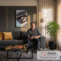 Motor de Porsche clássico em fibra de carbono com capô aberto e dobradiças douradas, quadro decorativo