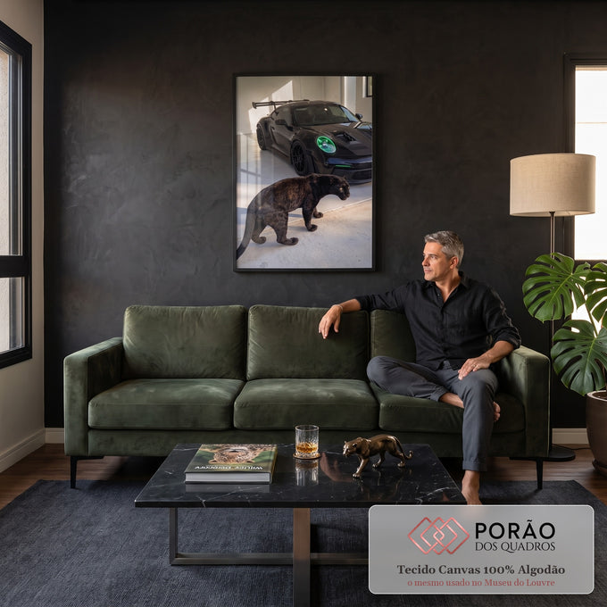 Quadro Decorativo Grande Pantera e Carro para Sala Preto | quadros decorativos para sala de estar | pantera negra caminhando diante de carro esportivo preto com faróis verde neon | em ambiente 3 | Porao dos Quadros