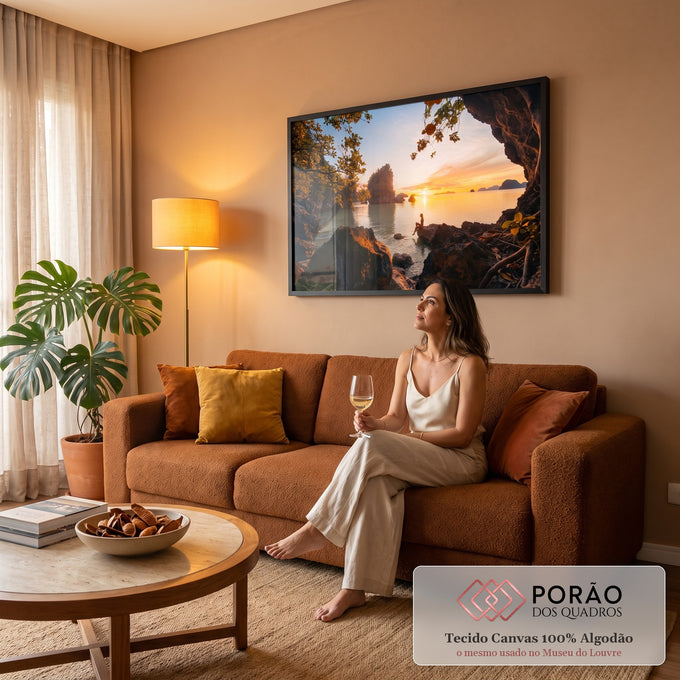 Quadro Decorativo Grande Pôr do Sol Ilhas Rochosas para Sala | quadros decorativos para sala de estar | mulher silhueta ao pôr do sol entre ilhas rochosas e galhos dourados | em ambiente 3 | Porao dos Quadros