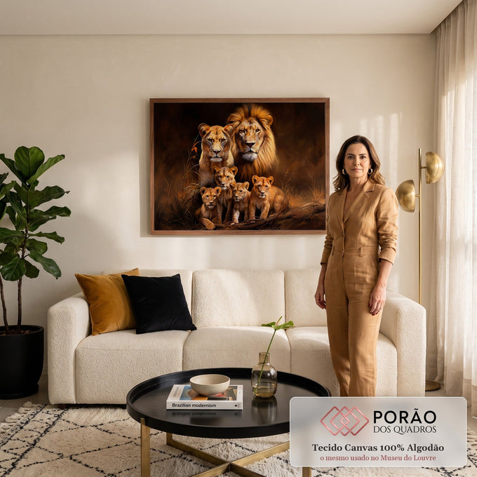 Leão, leoa e quatro filhotes juntos na savana em tons marrons e dourados, quadro decorativo
