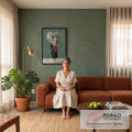 Figura surreal com cabeça em forma de coração, vestido de bolinhas e cachecol laranja, quadro decorativo