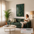 Quadro Decorativo Grande Pessoa Solitária para Sala Verde | quadros decorativos para sala de estar | vista aérea de floresta densa de pinheiros com pessoa solitária em pequena clareira | em ambiente 3 | Porao dos Quadros