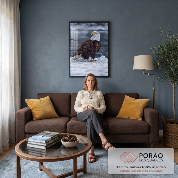 Águia de cabeça branca em pé sobre a neve diante de rio azul acinzentado, pintura realista, quadro decorativo