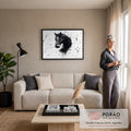 Cabeça de cavalo negro com crina e respingos de tinta escorrendo sobre fundo branco, quadro decorativo