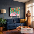 Quadro Decorativo Grande Gatos no Chá da Tarde para Sala | quadros decorativos para sala de estar | gatos fofos sentados numa mesa de chá rosa com doces e lustre de cristal | em ambiente 3 | Porao dos Quadros