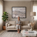 Quadro Decorativo Grande Paisagem Aérea de Dunas para Sala | quadros decorativos para sala de estar | paisagem aérea abstrata com dunas em bege e cinza sob céu nublado | em ambiente 3 | Porao dos Quadros