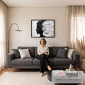 Quadro Decorativo Grande Dois Rostos para Sala Preto | quadros decorativos para sala de estar | dois perfis femininos em preto e branco com cabelos ondulados esculpidos em camadas | em ambiente 3 | Porao dos Quadros