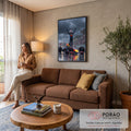Quadro Decorativo Grande Piloto de Comemorando para Sala | quadros decorativos para sala de estar | piloto comemorando em pé sobre carro de debaixo de chuva forte | em ambiente 3 | Porao dos Quadros