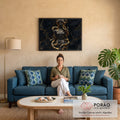 Quadro Decorativo Grande Medusa em Mármore para Sala Preto | quadros decorativos para sala de estar | figura feminina de mármore negro com serpentes douradas e olhos laranja brilhantes | em ambiente 3 | Porao dos Quadros