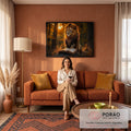 Leão de juba dourada sentado diante de Bíblia aberta em floresta ao pôr do sol, quadro decorativo