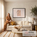 Silhueta feminina em traço preto contínuo sobre aquarela rosa nude, arte minimalista, quadro decorativo