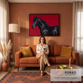 Cavalo preto de crina esvoaçante e pelagem brilhante em perfil sobre fundo vermelho, quadro decorativo