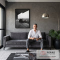 Quadro Decorativo Grande Carro Clássico Preto para Sala | quadros decorativos para sala de estar | carro esportivo clássico preto estacionado na saída de um hangar com neblina ao fundo | em ambiente 3 | Porao dos Quadros