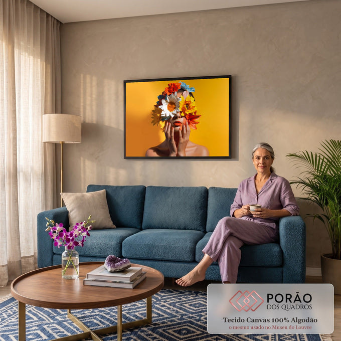 Mulher com flores coloridas cobrindo os olhos e mãos no rosto sobre fundo amarelo, quadro decorativo