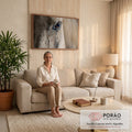 Quadro Decorativo Grande Olho de Cavalo para Sala Bege | quadros decorativos para sala de estar | close-up do olho de um cavalo branco com pelagem salpicada e cílios longos | em ambiente 3 | Porao dos Quadros