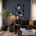 Águia-de-cabeça-branca pintada a óleo em galho coberto de neve, fundo escuro de floresta, quadro decorativo