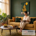 Quadro Decorativo Grande Figura de Casaco para Sala Amarelo | quadros decorativos para sala de estar | figura estilizada de casaco amarelo xadrez segurando balão amarelo sobre fundo verde | em ambiente 3 | Porao dos Quadros