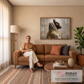 Quadro Decorativo Grande Homem de Manto para Sala Dourado | quadros decorativos para sala de estar | homem de perfil com manto dourado e capuz branco olhando para o alto | em ambiente 3 | Porao dos Quadros