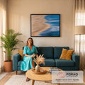 Quadro Decorativo Grande Praia Vista de Cima Ondas para Sala | quadros decorativos | vista aérea de praia com ondas borradas e duas pessoas na areia | em ambiente 2 | Porao dos Quadros
