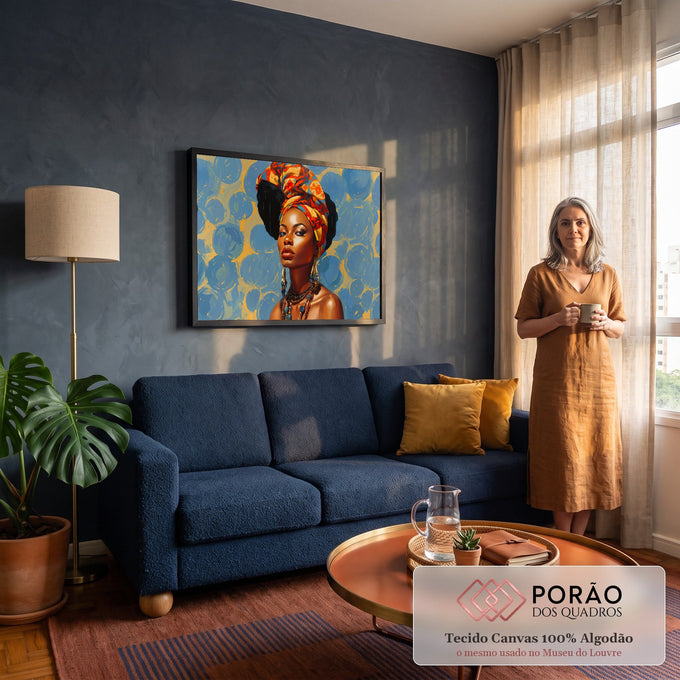 Quadro Decorativo Grande Mulher Africana para Sala Azul | quadros decorativos para sala de estar | retrato de mulher negra com turbante estampado laranja e amarelo sobre fundo azul | em ambiente 3 | Porao dos Quadros