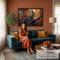 Pavão de plumagem azul e verde pousado em galho entre folhas laranja de outono, quadro decorativo