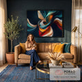 Quadro Decorativo Grande Fitas Abstratas para Sala Azul | quadros decorativos para sala de estar | fitas abstratas entrelaçadas em azul, dourado e vermelho sobre fundo escuro | em ambiente 3 | Porao dos Quadros