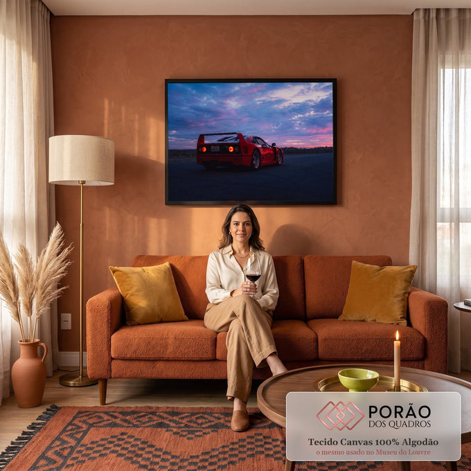 Ferrari F40 vermelha de traseira, lanternas acesas, em pista sob céu roxo e rosa ao entardecer, quadro decorativo
