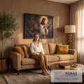 Quadro Decorativo Grande Jesus Halo Dourado para Sala Marrom | quadros decorativos para sala de estar | Jesus Cristo em oração com halo dourado em cruz sobre fundo de nuvens escuras | em ambiente 3 | Porao dos Quadros