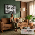 Quadro Decorativo Grande Rosto de Buda para Sala Preto | quadros decorativos para sala de estar | rosto de Buda esculpido em pedra, olhos fechados, textura rachada em preto e branco | em ambiente 3 | Porao dos Quadros
