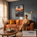 Pinheiro solitário ao nascer do sol sobre brejo com névoa e reflexo na água, quadro decorativo