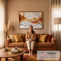 Quadro Decorativo Grande Montanhas Douradas para Sala Marrom | quadros decorativos para sala de estar | paisagem de montanhas em aquarela nos tons terracota com galhos pretos secos sobrepostos | em ambiente 3 | Porao dos Quadros
