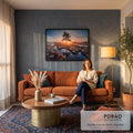 Quadro Decorativo Grande Pinheiro Solitário para Sala | quadros decorativos para sala de estar | pinheiro solitário refletido em riacho ao nascer do sol em pântano com névoa | em ambiente 3 | Porao dos Quadros