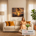 Jesus nas nuvens douradas estendendo a mão a homem orando sobre lago ao pôr do sol, quadro decorativo