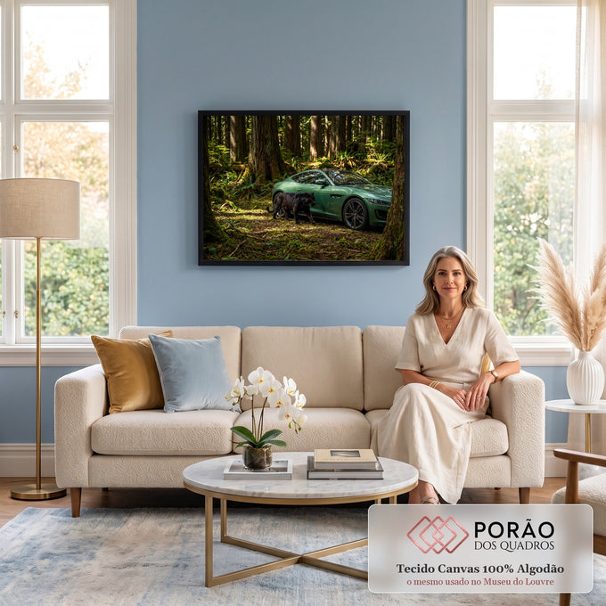 Carro esportivo Jaguar verde e pantera negra caminhando na floresta com samambaias, quadro decorativo