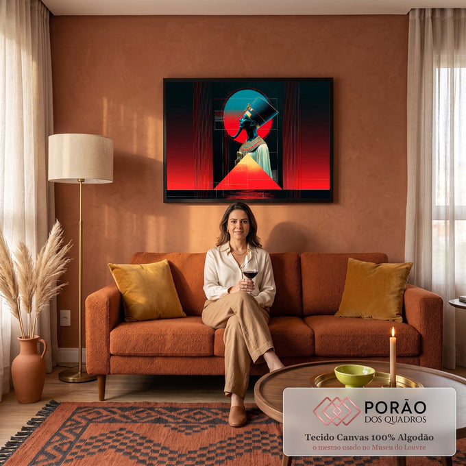 Faraó egípcio de perfil com coroa azul, pirâmide e sol vermelho em arte geométrica, quadro decorativo