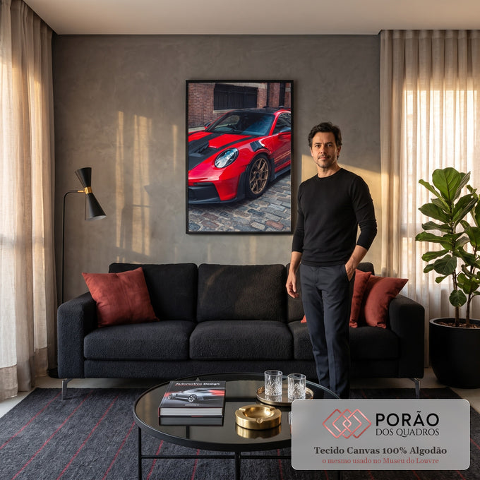 Porsche 911 GT3 RS vermelho com capô de carbono e rodas bronze em rua de paralelepípedos, quadro decorativo
