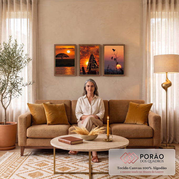 Quadro Decorativo Kit 3 Telas Nossa Senhora Preto para Sala | quadros decorativos para sala de estar | tríptico com Nossa Senhora Aparecida, árvore e pássaros em pôr do sol dourado | em ambiente 3 | Porao dos Quadros