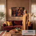 Quadro Decorativo Grande Jesus Via Crucis para Sala Marrom | quadros decorativos para sala de estar | Jesus carregando a cruz com coroa de espinhos entre soldados romanos e multidão | em ambiente 3 | Porao dos Quadros