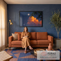 Quadro Decorativo Grande Lua Cheia e Nuvem para Sala Azul | quadros decorativos para sala de estar | lua cheia branca ao lado de nuvem alaranjada com galhos verdes em céu noturno azul | em ambiente 3 | Porao dos Quadros