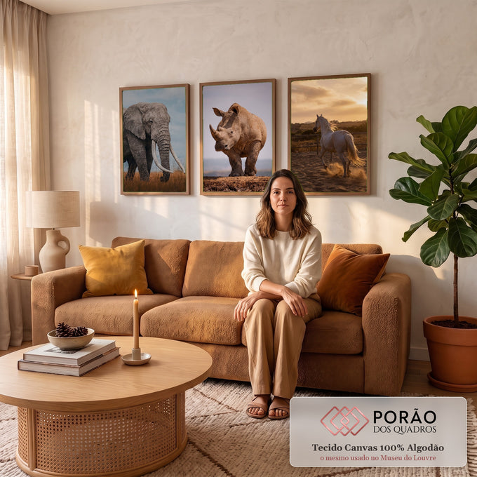 Quadro Decorativo Kit 3 Telas Elefante Rinoceronte para Sala | quadros decorativos para sala de estar | três animais selvagens elefante rinoceronte e cavalo branco em cenários naturais | em ambiente 3 | Porao dos Quadros