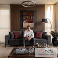 Quadro Decorativo Grande Cavaleira e Carro para Sala Preto | quadros decorativos para sala de estar | cavaleira em traje preto montada em cavalo negro ao lado de carro esportivo vermelho em arena coberta | em ambiente 3 | Porao dos Quadros