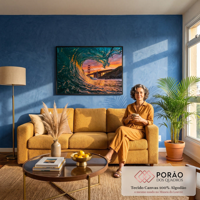 Quadro Decorativo Grande Onda do Mar para Sala Verde | quadros decorativos para sala de estar | túnel de onda verde-azulada com Golden Gate Bridge ao pôr do sol | em ambiente 3 | Porao dos Quadros