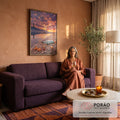 Praia ao pôr do sol com farol, barcos, garrafa e estrelas-do-mar na areia, quadro decorativo
